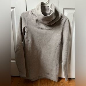 Arc’teryx wool cowl/ covert pullover